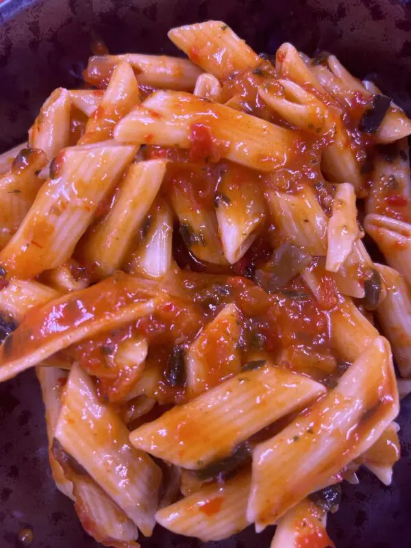 Penne met mediterraanse rode pesto